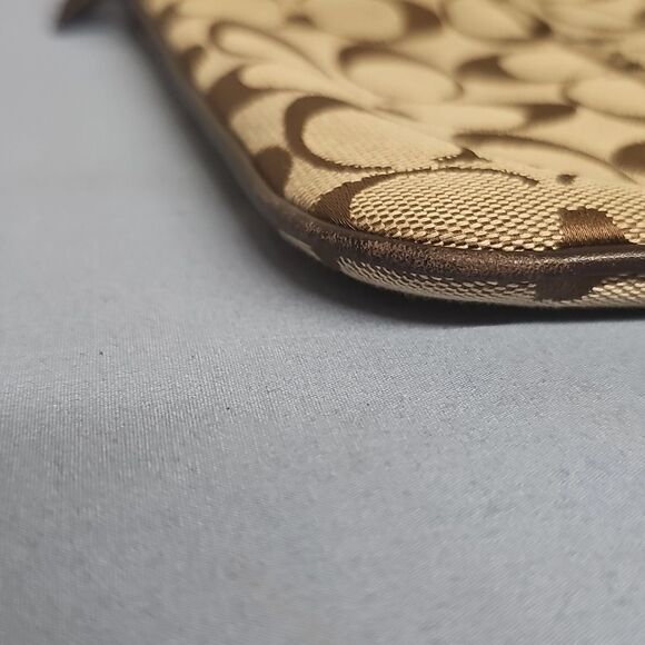 COACH SIGNATURE STRIPE SWINGPACK BFPM-07-009 - Picture 4 of 6